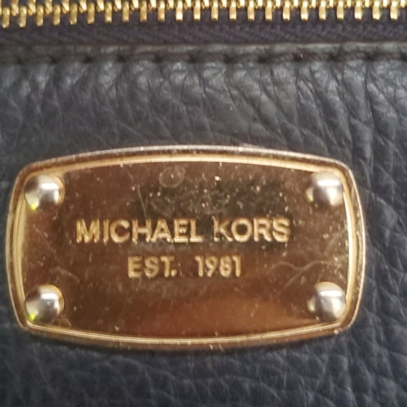 Michael Khors Wallet - Picture 2 of 2